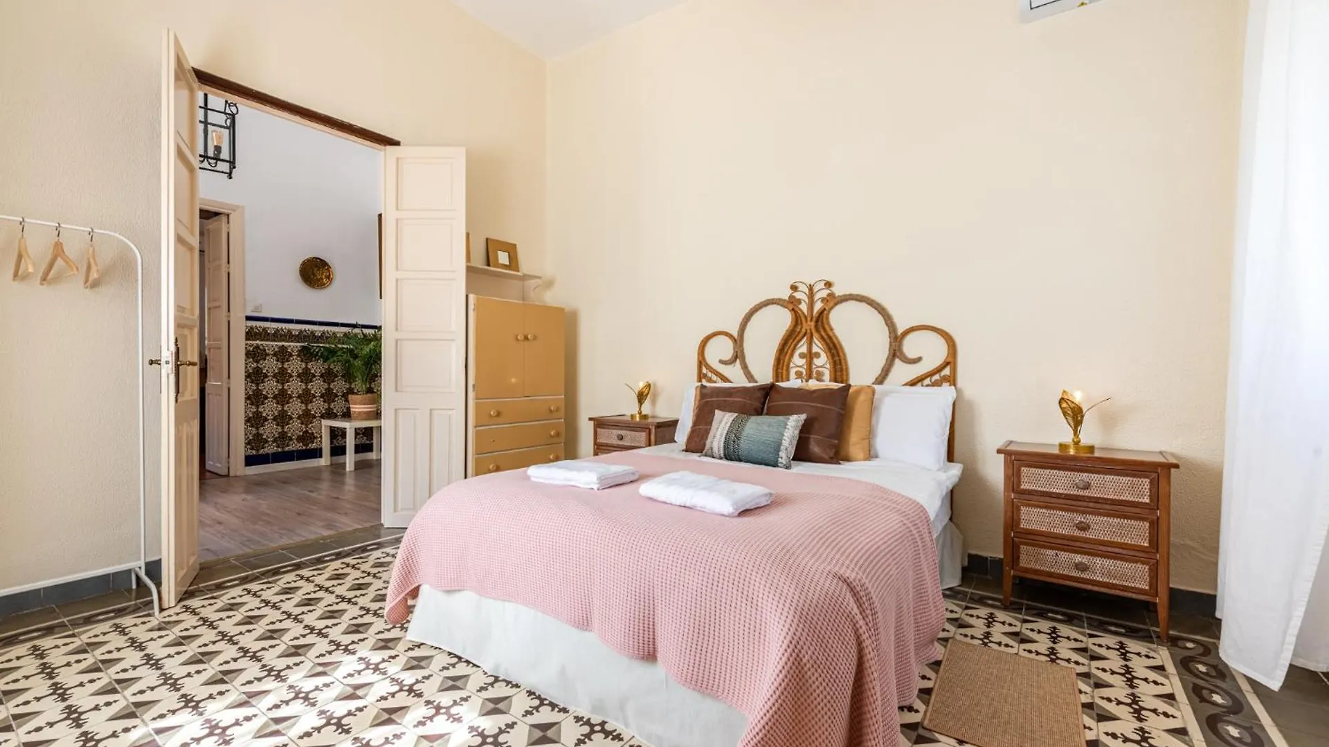 Chalet Beautiful Villa With Pool Málaga